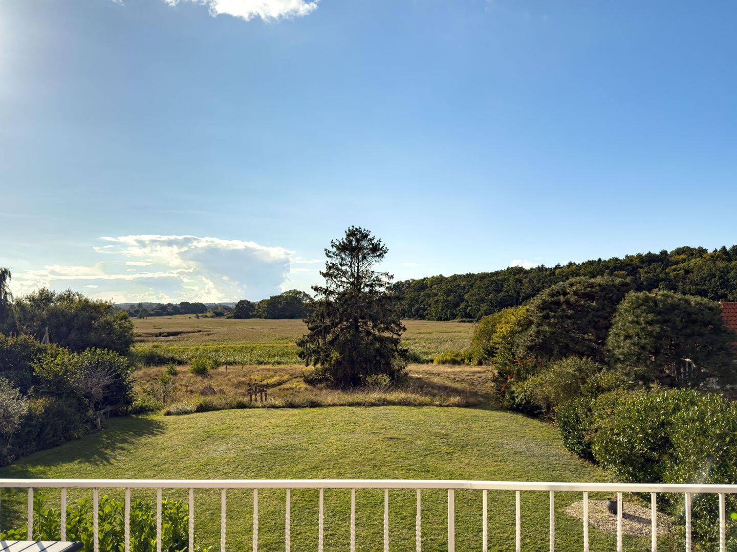 Sanierte Dachgeschoss-Wohnung mit Blick ins Naturschutzgebiet fußläufig in wenigen Minuten zum Strand, 24321 Hohwacht (Ostsee)