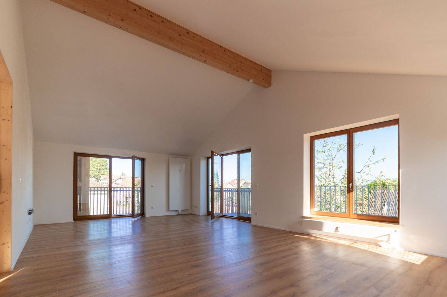 Exklusives Wohngefühl auf zwei Ebenen – Hochwertige Maisonette-Wohnung mit traumhaftem Bergblick, 87452 Altusried