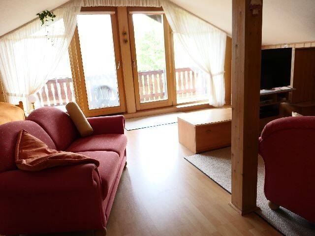 Sehr dörfliche 1993 neu erstellte 2-Zi-Maisonette-Wohnung mit Einbauküche, Loggia und Carport!, 31840 Hessisch Oldendorf
