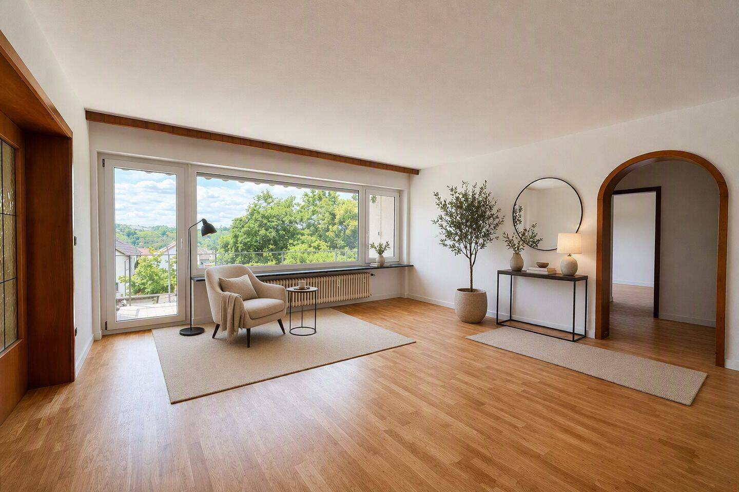 Erstbezug nach Sanierung: 4,5 Zimmer, Balkon, EBK & Einzelgarage, 71642 Ludwigsburg