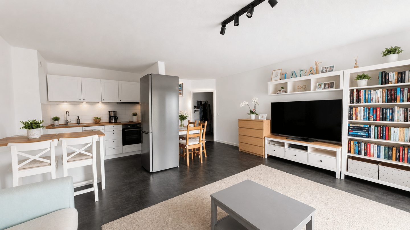 3 Zimmer mit Loggia und Garage 4,5 % Rendite p.A. oder Eigenbedarf – 50767 Köln – Bild 1 von 1