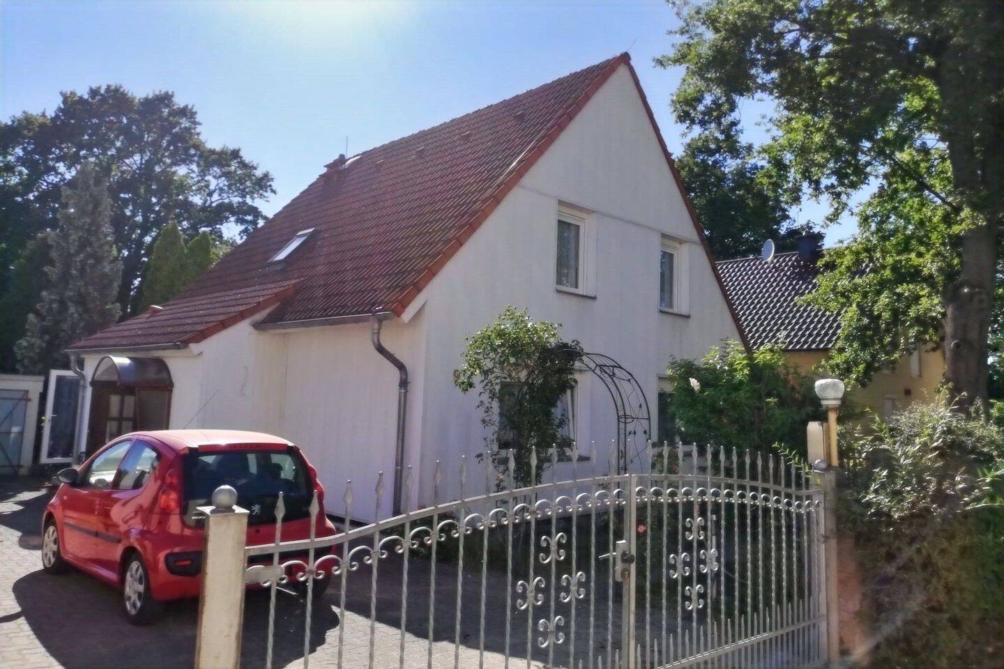 Freistehendes Einfamilienhaus mit ca. 153 m² Wohnfläche und großzügiger Grundstücksfläche, 16303 Schwedt/Oder