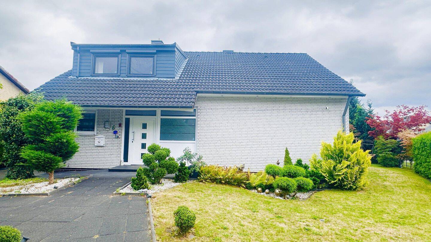 Modernisiertes Einfamilienhaus mit 187 m² Wohnfläche, 6 Zimmern, Garage und Garten, 22889 Tangstedt