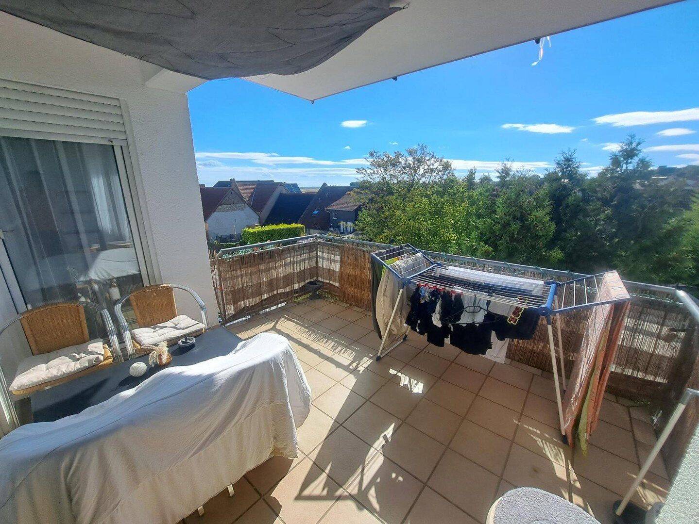 Großzügiges Wohnen mit Balkon, Badewanne, Überlängen-Garage & Stellplatz, 55288 Udenheim