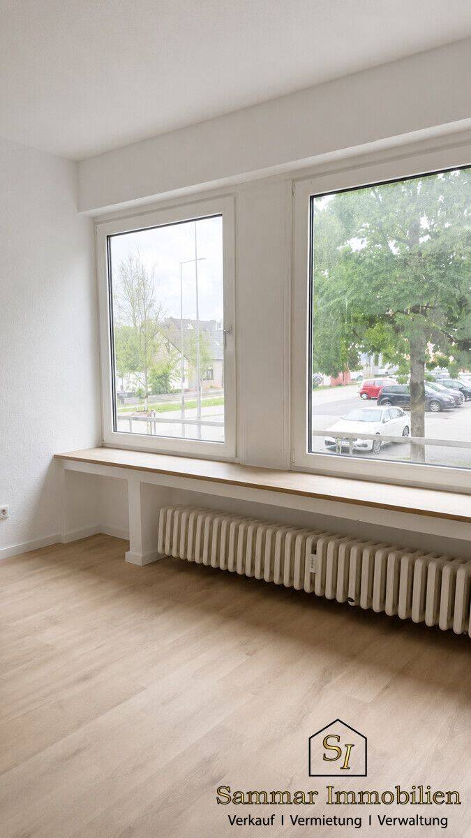Moderne Singlewohnung mit neuer Einbauküche und großem Fenster, 47839 Krefeld (Hüls Hülser Berg Inrath/Kliedbruch)