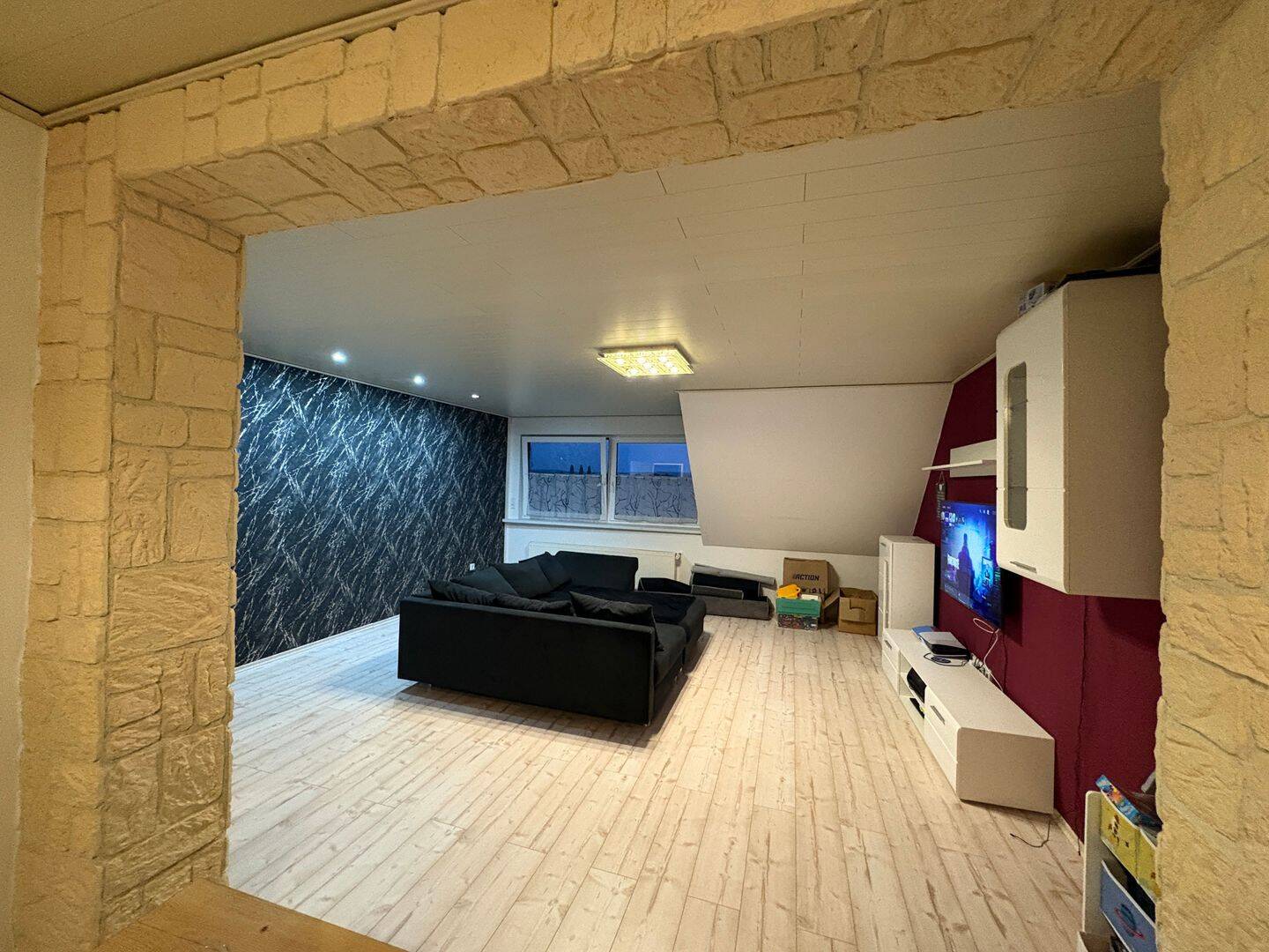 Gemütliche 3 Zi DG Wohnung in Weilerswist, 53919 Weilerswist