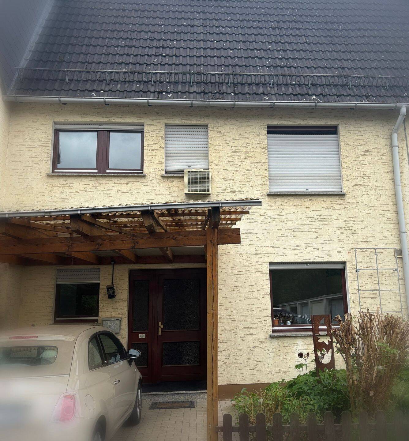 Reihenmittelhaus mit Garage und Carport, 31785 Hameln