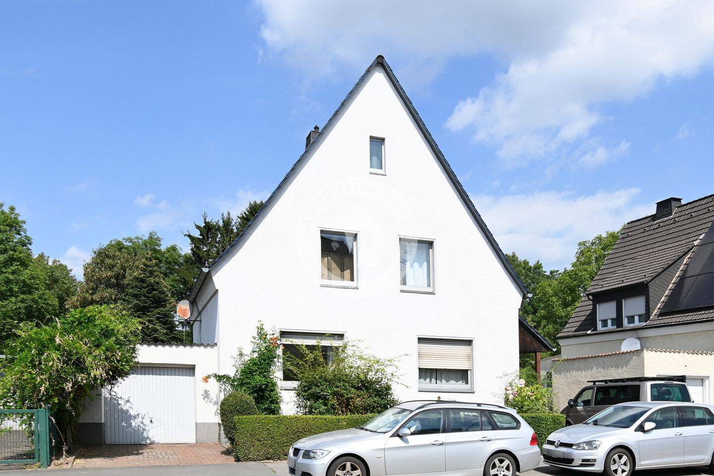 Viel Platz für die ganze Familie: Freistehendes Einfamilienhaus mit Einliegerwohnung und Garage, 44287 Dortmund (Aplerbeck Aplerbecker Mark Berghofen Schüren Sölde)