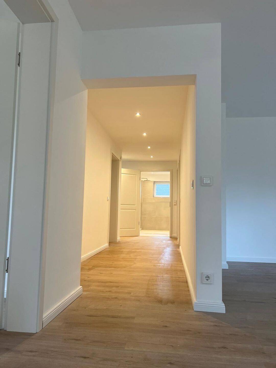 Haus-im-Haus: Kernsanierte 4-Zimmer-Gartenwohnung in absolut ruhiger Feldrandlage, 21465 Reinbek