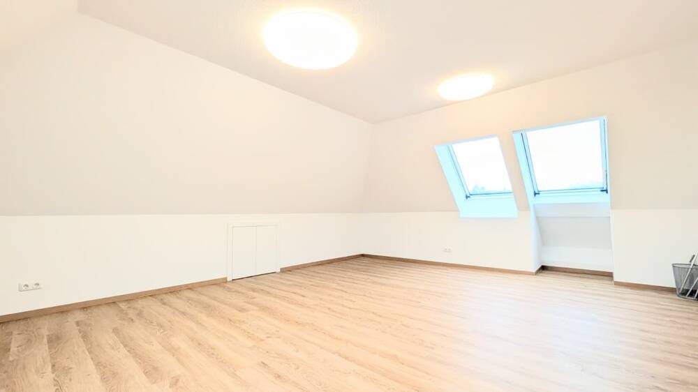 Betreutes Wohnen / ServiceWohnen+ – DG-Studio-Appartement mit Blick über Bayreuth – renoviert!, 95445 Bayreuth