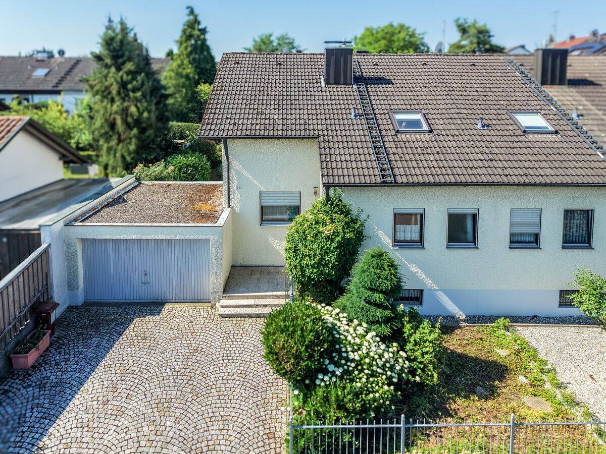 Viel Platz zum Wohlfühlen – gepflegte Doppelhaushälfte mit schönem Garten, Terrasse und Garage, 85139 Wettstetten