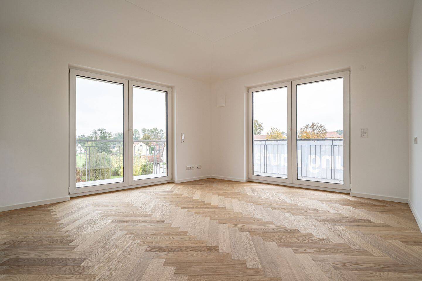 ++ Zweitbezug ++ inkl. 2 TG-Stellplätze | DG 4,5-Zi.-Maisonette mit Weitblick, 86424 Dinkelscherben
