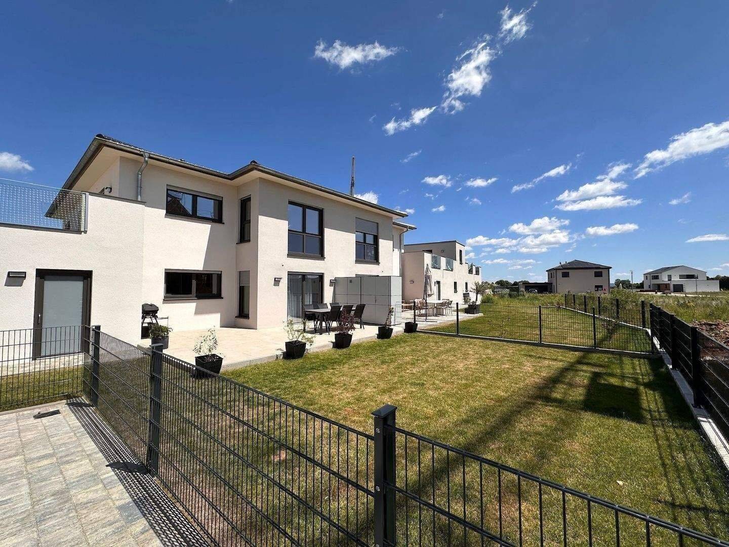 Provisionsfrei: Neubau, 4 Zi., Dachterrasse und Garage, 86756 Reimlingen