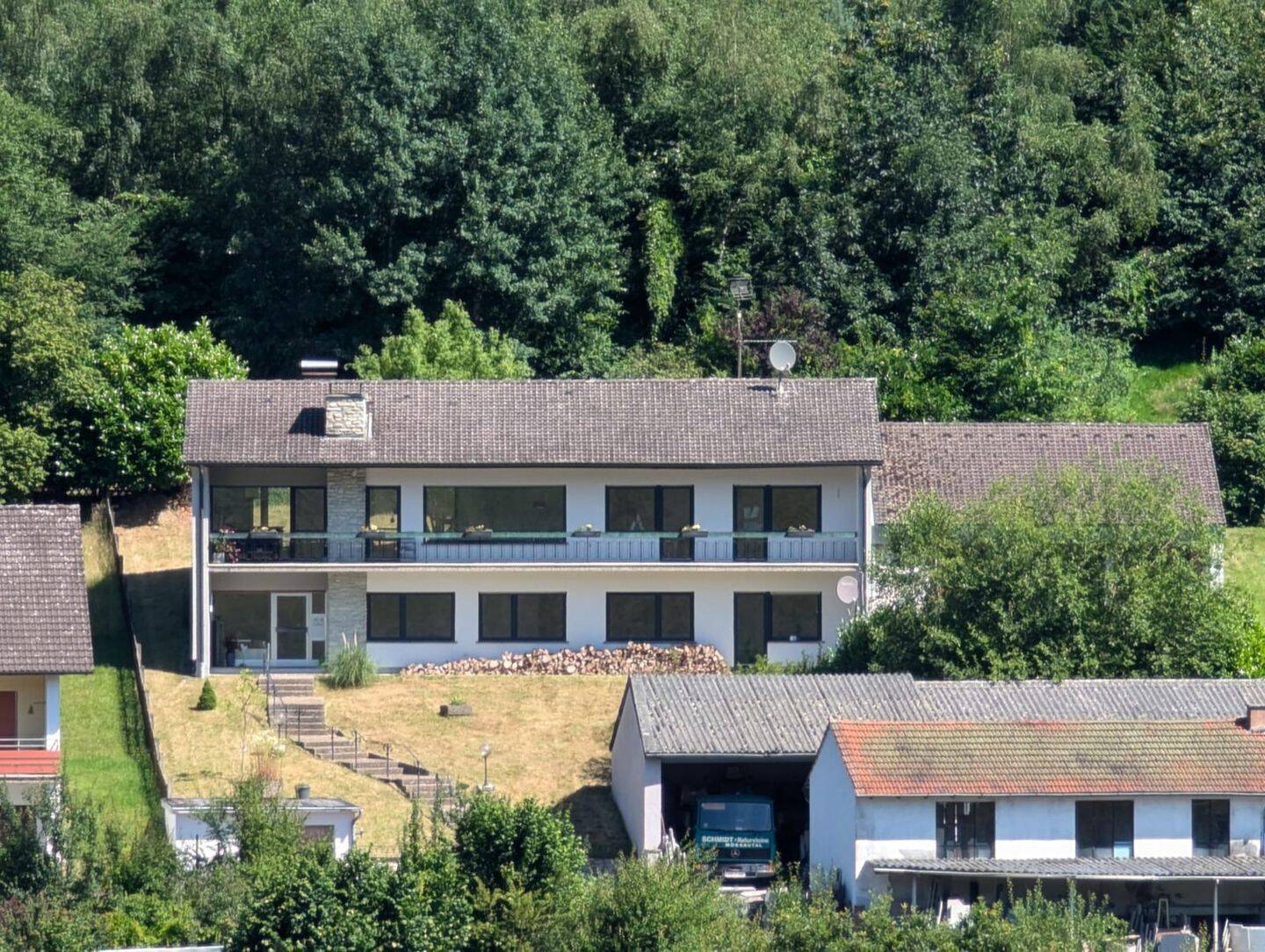 1-2 Familienhaus mit Innenpool und Waldrandlage in Mossautal, 250m² Wohnfläche, 64756 Mossautal