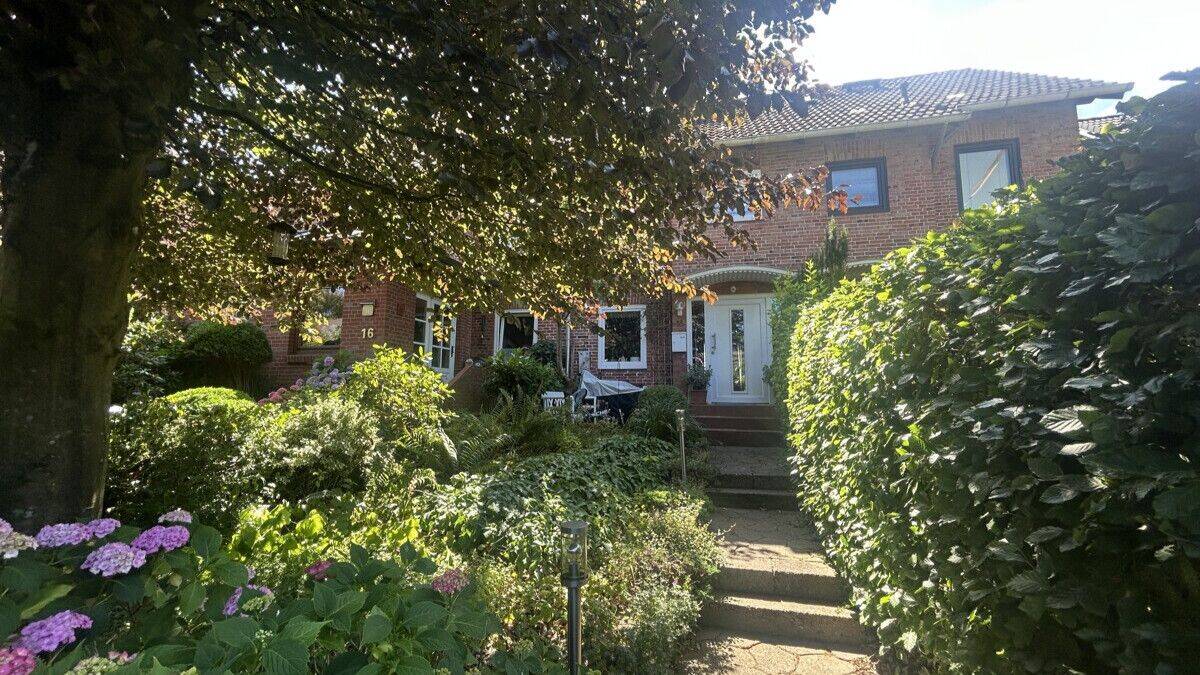 Attraktives Reihenhaus in beliebter und ruhiger Lage, 24939 Flensburg (Altstadt Neustadt Nordstadt Westliche Höhe)