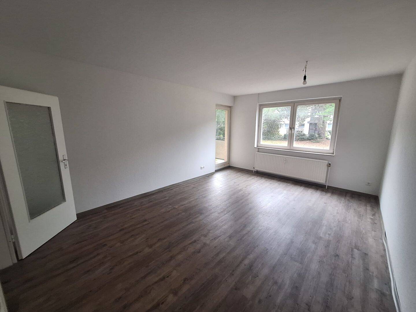 2 Zimmer Erdgeschoss Wohnung mit Balkon + 1 Monat mietfrei Sommeraktion, 49078 Osnabrück (Hellern Weststadt)
