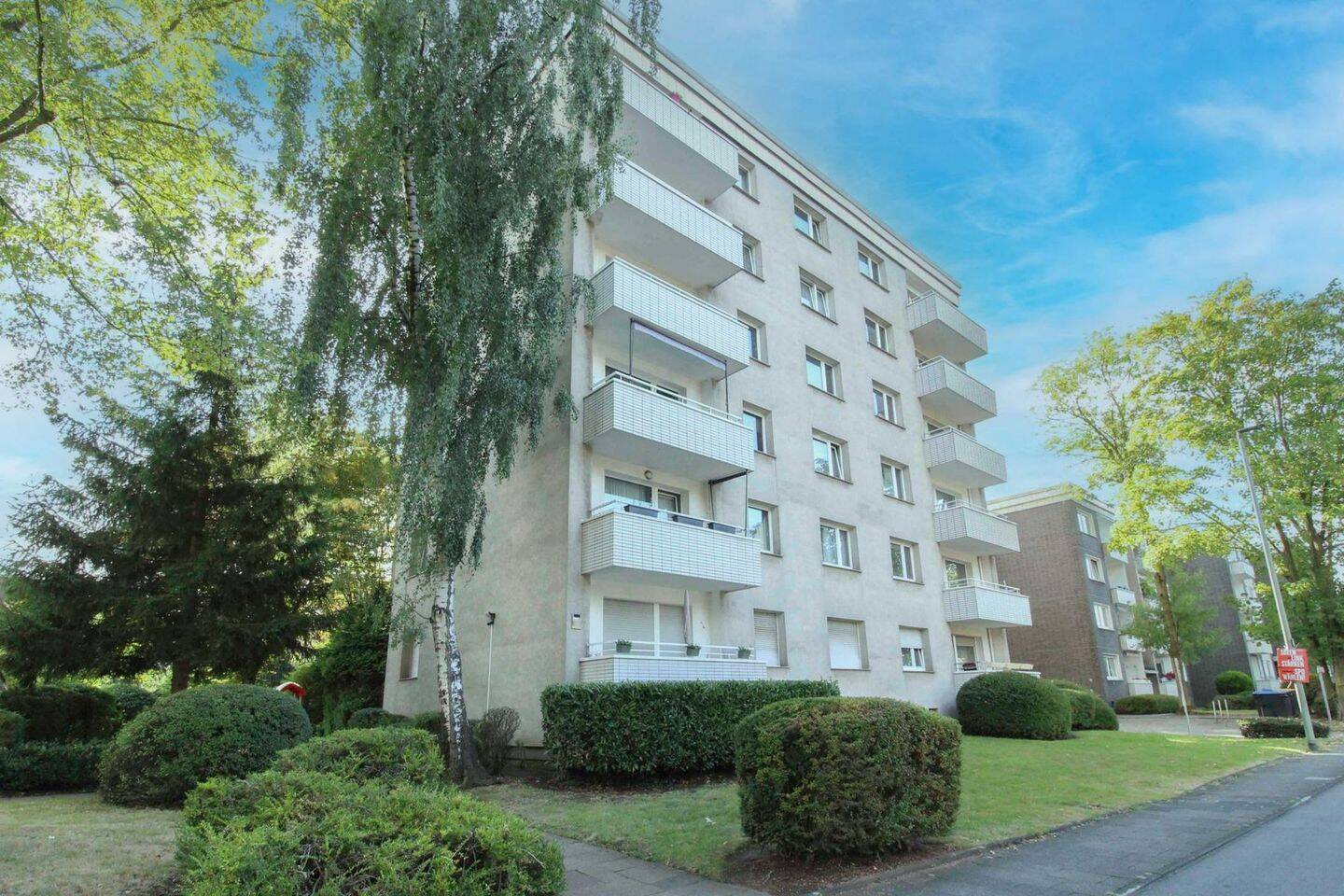 Gepflegte 4-Zimmer-Wohnung mit Balkon und Aufzug in Duisburg, 47179 Duisburg (Aldenrade Alt-Walsum Fahrn Vierlinden Wehofen)