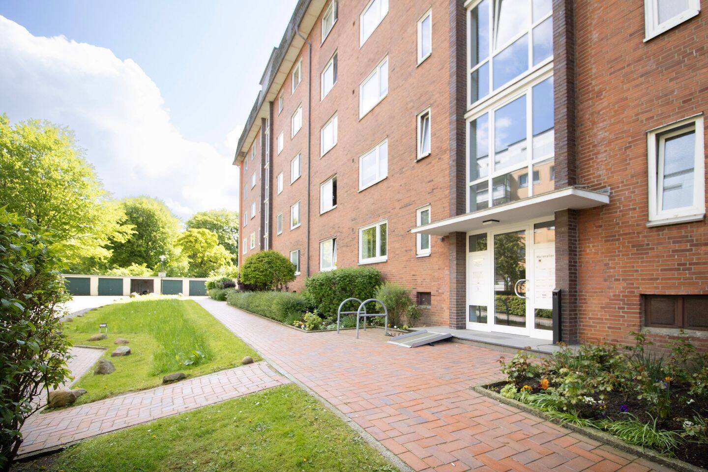 103 m² Wohnkomfort in zentraler Lage – 4 Zimmer mit Aufzug, Garage und Potenzial, 24937 Flensburg