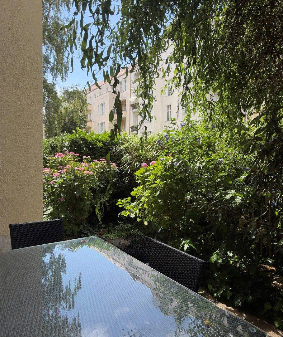 GROßZÜGIGE ALTBAUWOHNUNG MIT PRIVATER TERRASSE UND EIGENEM GARTEN, 10777 Berlin (Charlottenburg-Wilmersdorf Schöneberg Wilmersdorf)