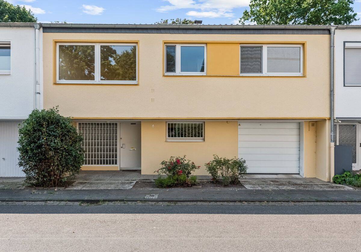 Attraktives Einfamilienhaus mit Garage und Wintergarten in familienfreundlicher Lage, 53123 Bonn