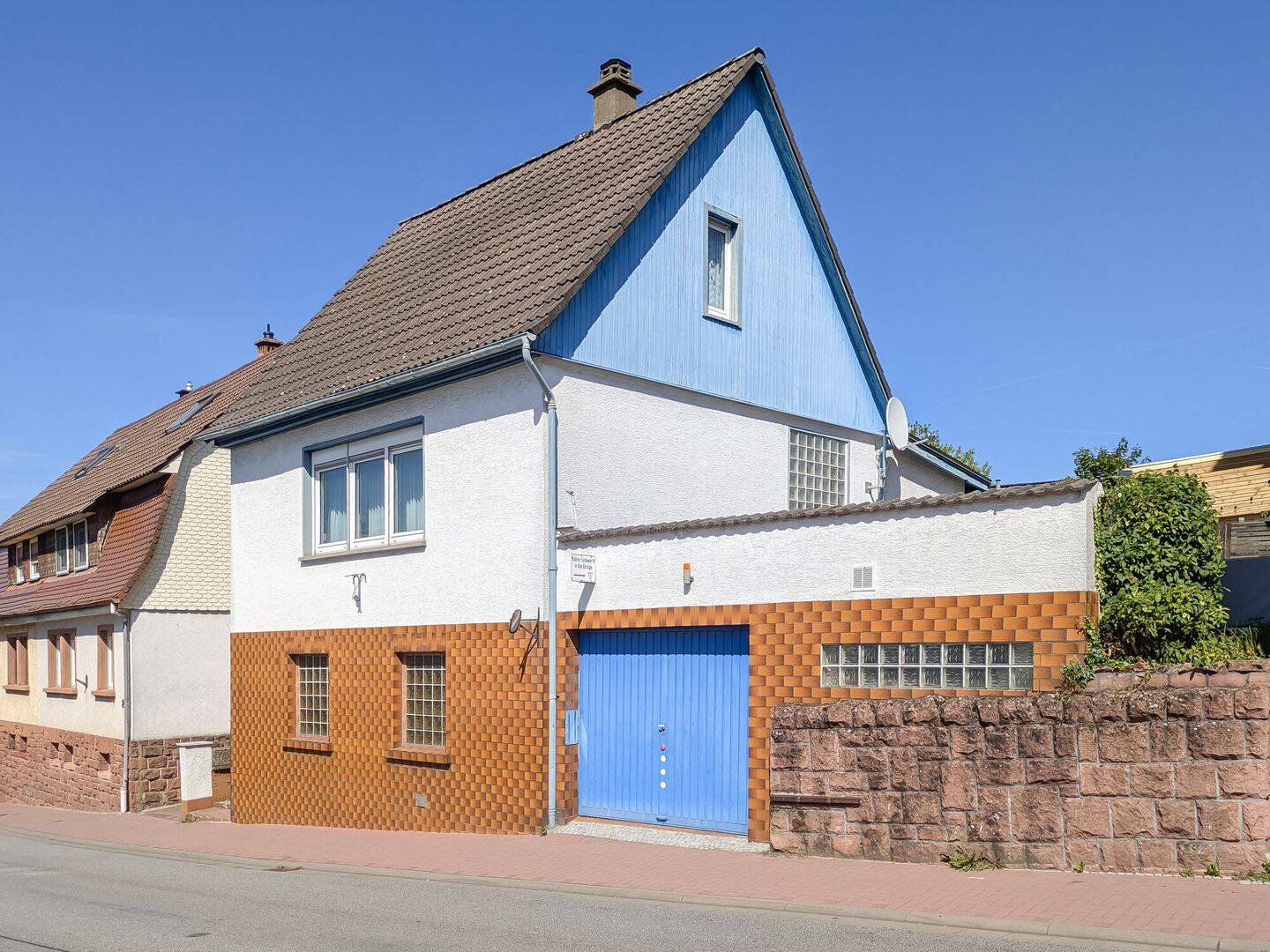 Statt Wohnung ein eigenes Zuhause: Kleines Häuschen in zentraler Lage von Erbach wartet auf Sie!, 64711 Erbach