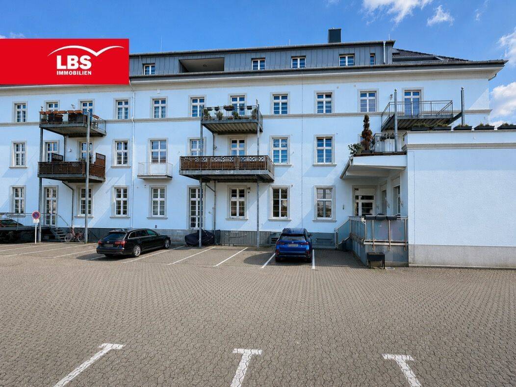 Großzügige Altbauwohnung mit Balkon & Stellplatz in Krefeld-Uerdingen, 47829 Krefeld (Gartenstadt Uerdingen)