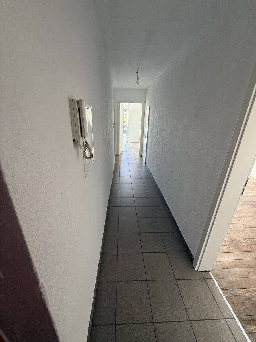 2 Zimmer, Küche und Bad mit 2 Balkonen in Ludwigshafen-Süd, 67061 Ludwigshafen am Rhein (Mitte Süd)