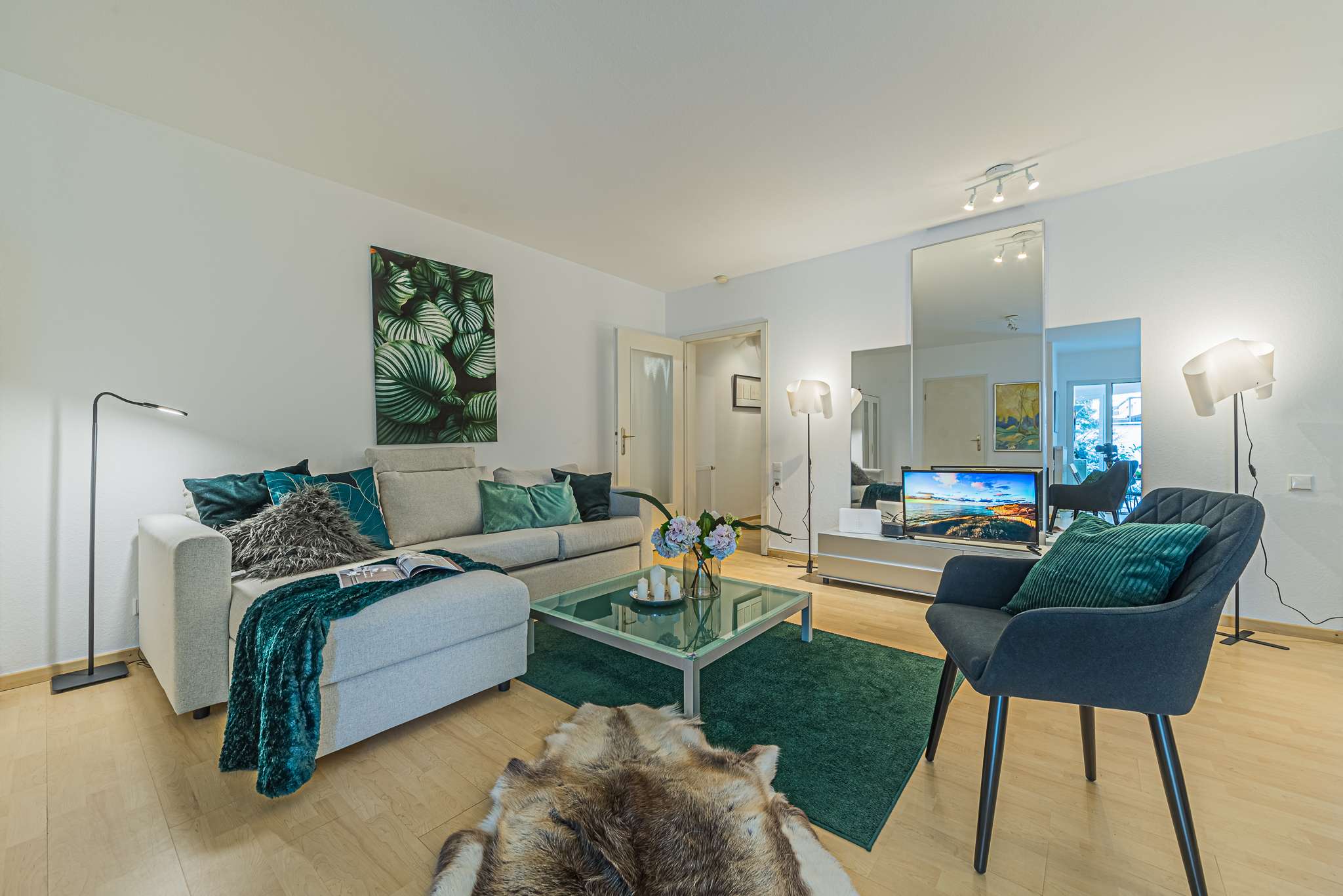 Westend: Großzügige schöne 2-Zimmer-Wohnung mit Wintergarten und Garten, 60323 Frankfurt am Main (Westend-Nord Westend-Süd)