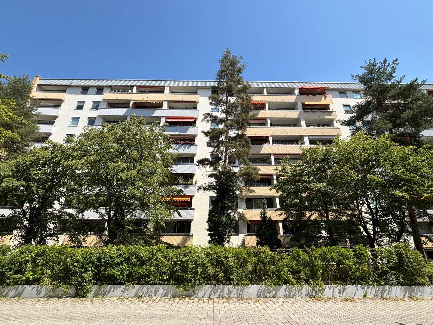 Renovierungsbedürftige 3-Zimmer-Wohnung mit traumhaften Weitblick in München-Neuhausen, 80636 München (Maxvorstadt Neuhausen-Nymphenburg)