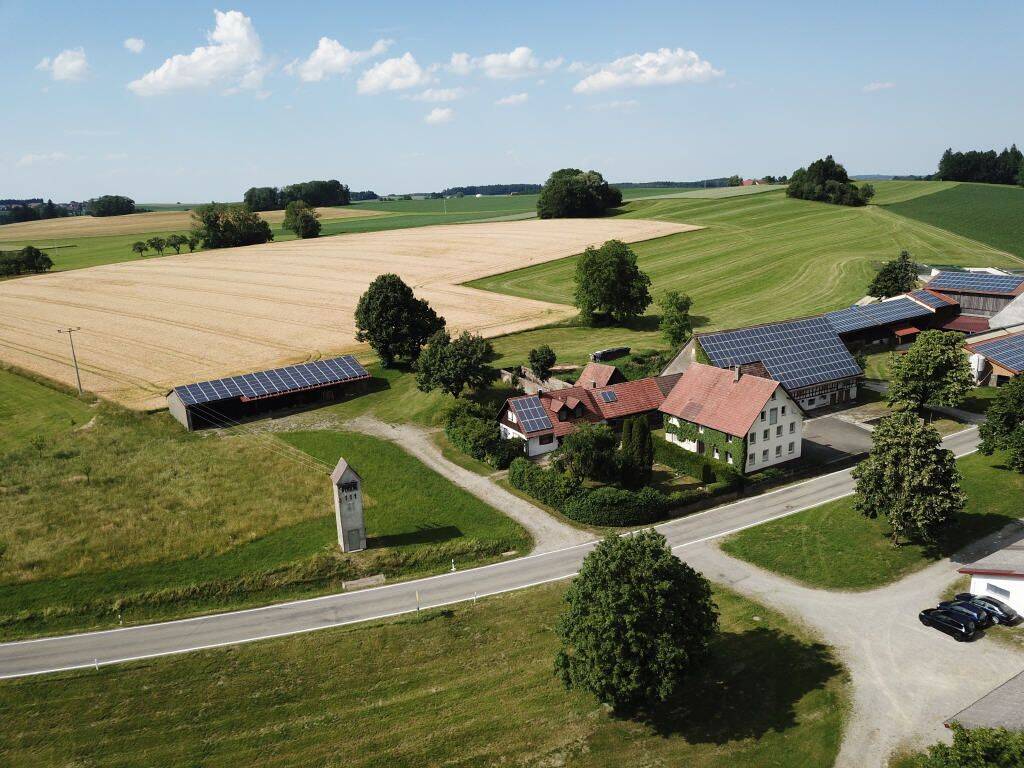 Einzigartiges Bauernhaus mit Nebengebäude und Ausgedinghaus in traumhafter Einödlage in 88410 Bad Wurzach-Friedlings, 88410 Bad Wurzach