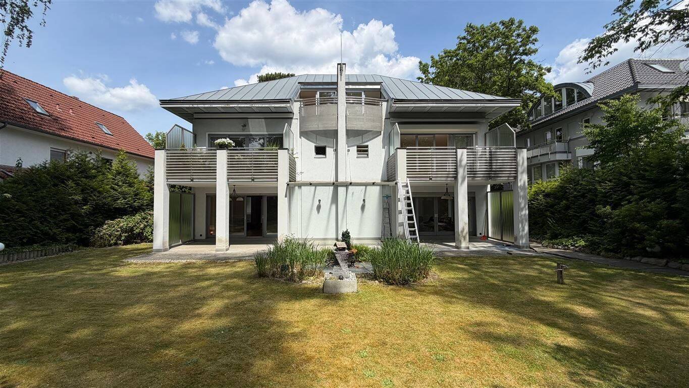 Repräsentative Villa mit 4 Wohnungen zur gewerblichen und privaten Nutzung*Aufteilung erfolgt, 14199 Berlin (Steglitz-Zehlendorf)