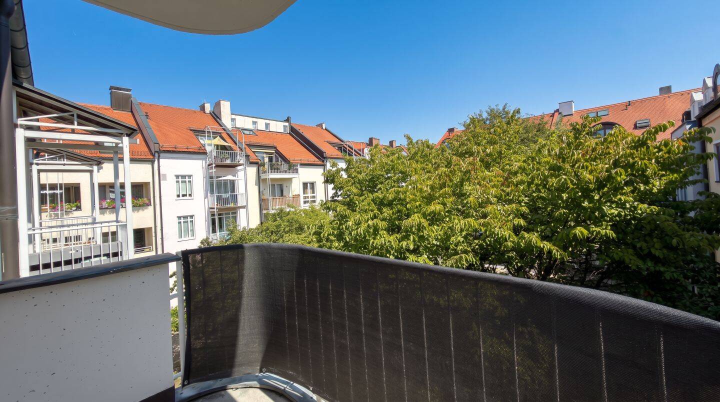 Zentral in Ottobrunn: Bezugsfreie 1-Zimmer-Eigentumswohnung mit Balkon und TG-Stellplatz, 85521 Ottobrunn