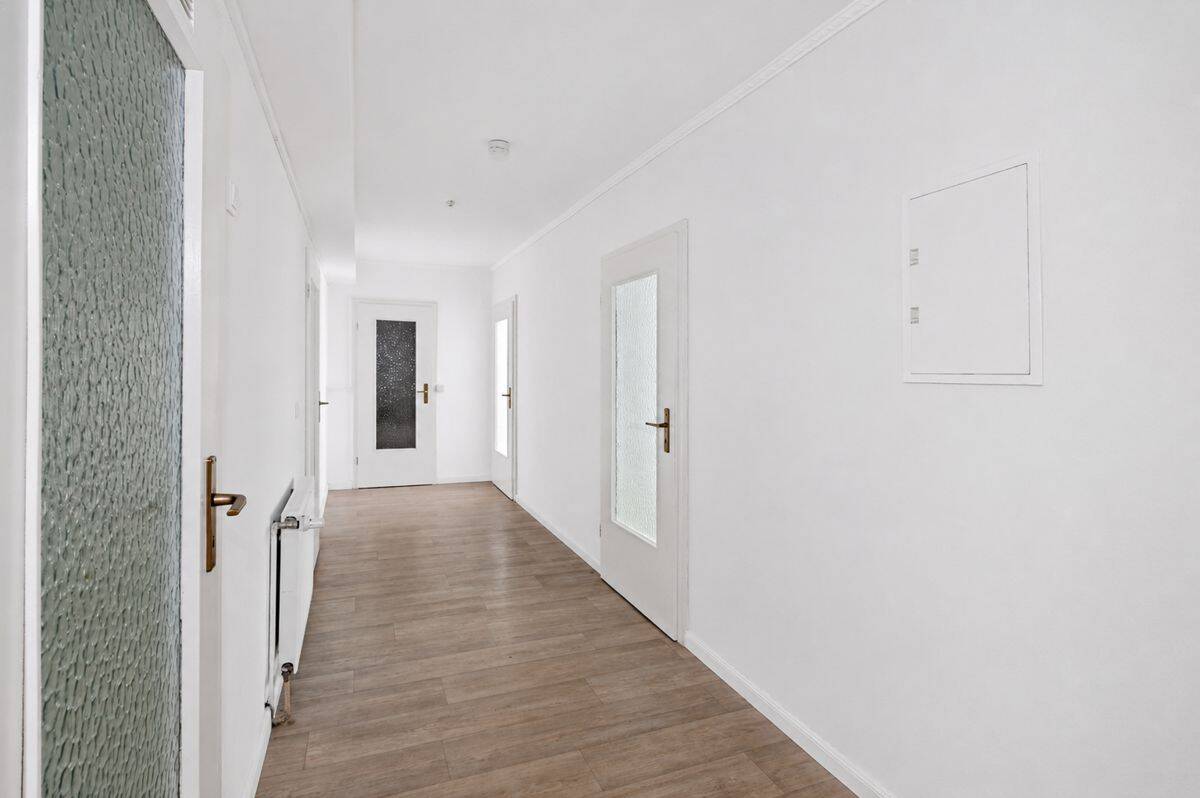 Studenten und junge Familien aufgepasst! 4 Zimmerwohnung mit Terrasse im Souterrain, 6110 Halle (Saale) (Damaschkestraße Gesundbrunnen Innenstadt Lutherplatz Saaleaue)