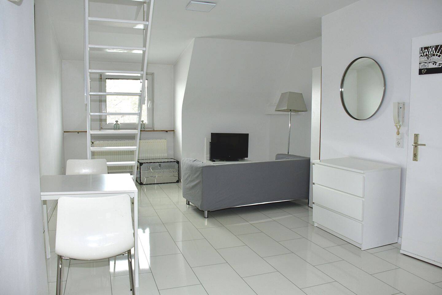 Pempelfort: 2 Zimmer-Maisonette-Apartment