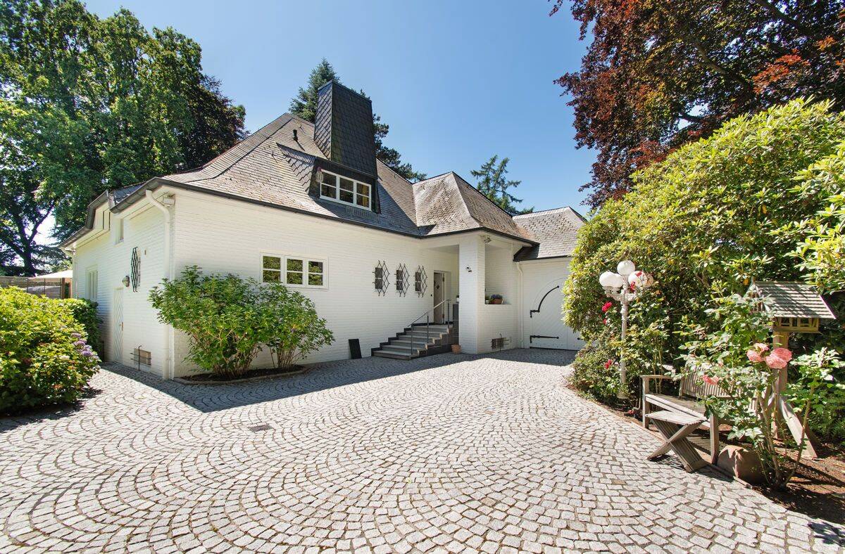 Klassische Villa mit weitläufigem Grundstück – idyllisch wohnen in Wellingsbüttel, 22391 Hamburg (Wandsbek)