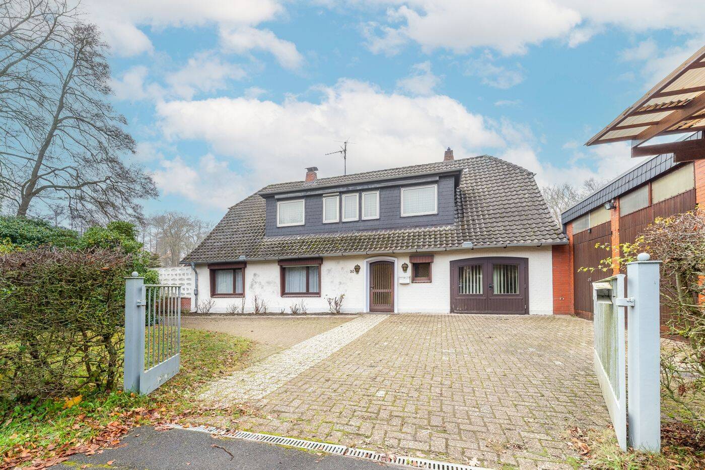Zwei großzügige Einfamilienhäuser auf weitläufigem Grundstück – vielseitig nutzbar, 26131 Oldenburg (Oldb) (Bloherfelde Eversten)