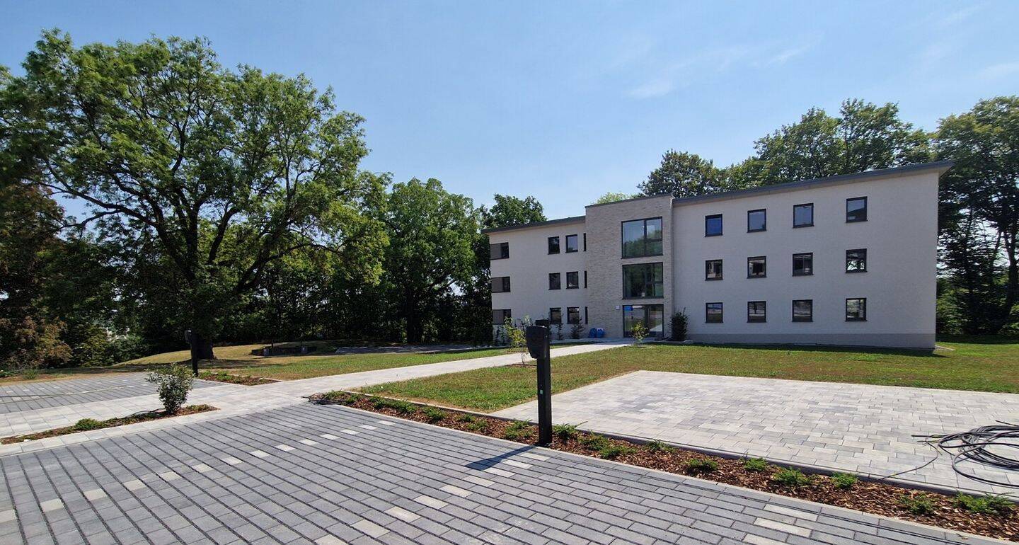 Quartier in den Schloßgärten. Traumhafte Wohnung in wunderschöner Aussichtslage 5 min. von Limburg., 65594 Runkel