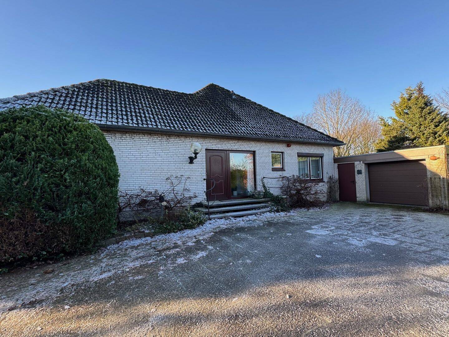 Silberstedt: Großzügiges Einfamilienhaus mit Wintergarten und Parkanlage in idyllischer Lage, 24887 Silberstedt