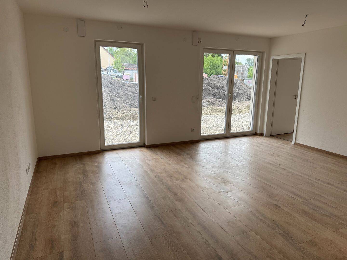 Neubau 2 Zimmer EG Wohnung mit Terrasse ,Garten , Keller, & Tiefgarage, 86511 Schmiechen