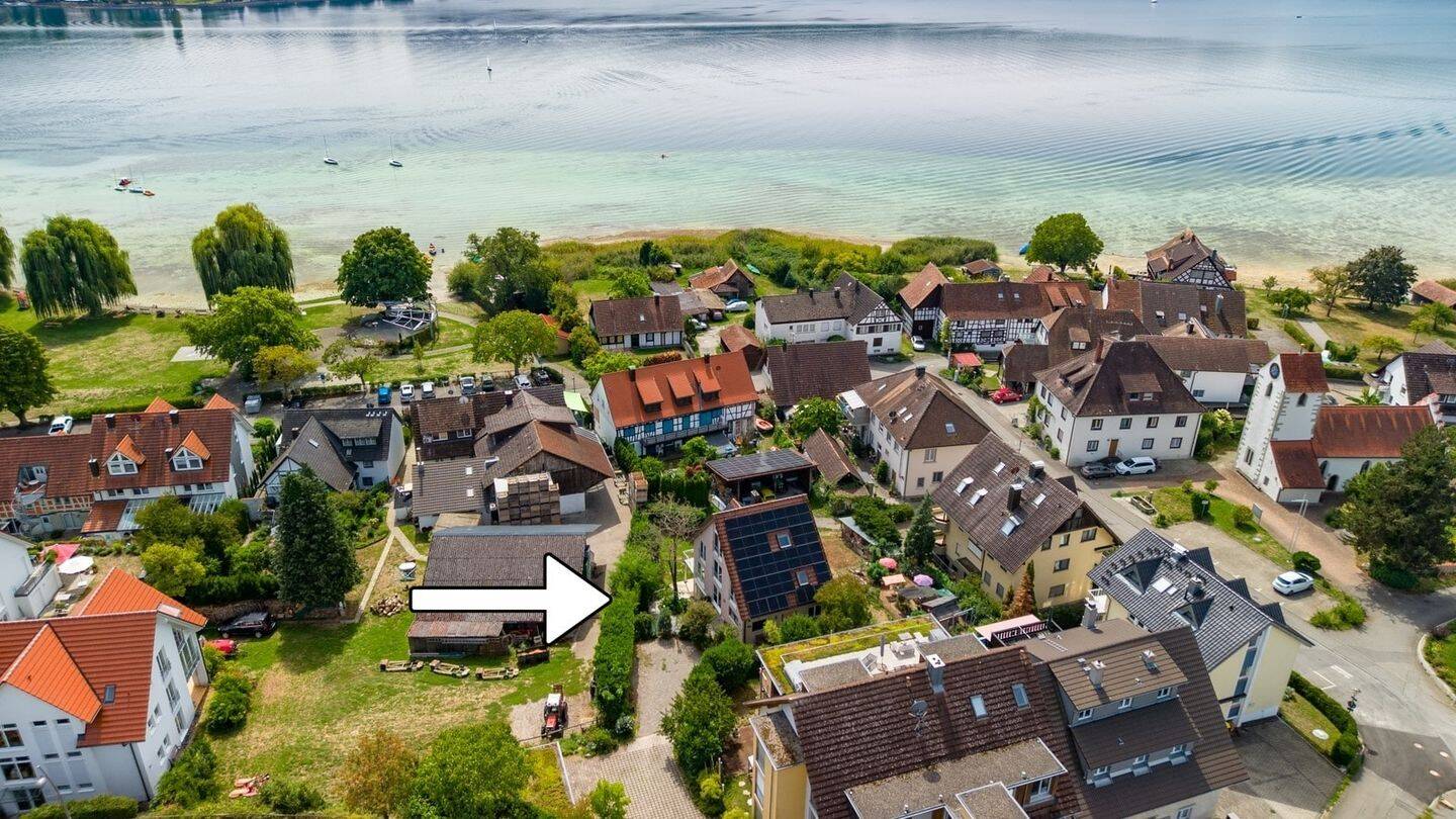 Seenah wohnen: Großzügiges Einfamilienhaus mit Einliegerwohnung in Hemmenhofen, 78343 Gaienhofen