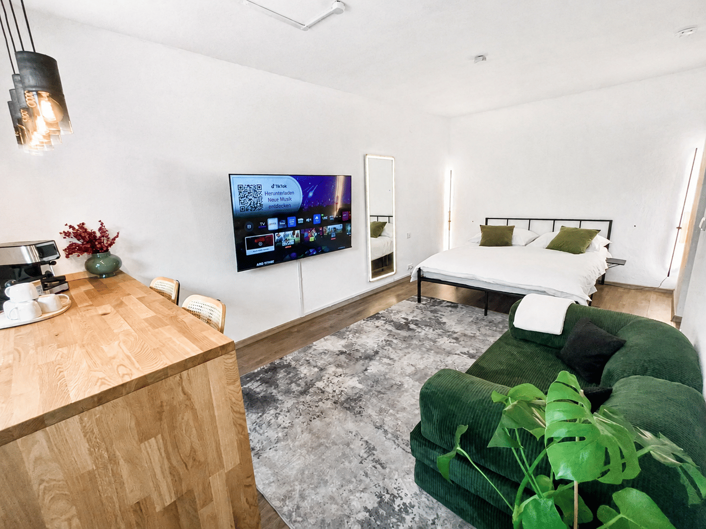 Stilvoll möbliertes Studio mit Balkon & Kaffeebar | Alt-Saarbrücken, 66117 Saarbrücken