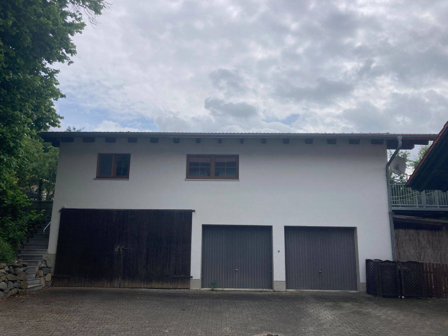 2 Zimmer Whg mit Hauscharakter, Doppel – Garage und grosser Terrasse/Balkon, 84051 Essenbach