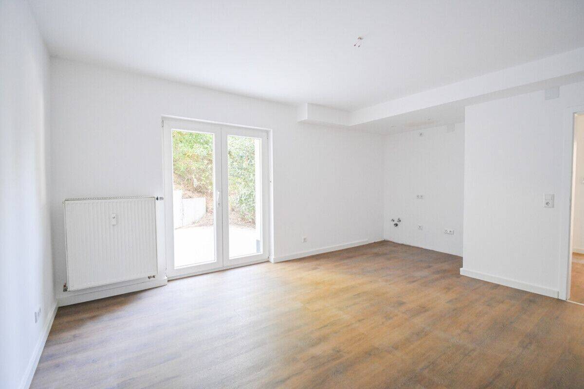 DIETZ: Terrassenwohnung im energetisch sanierten 7-Familienhaus – Nähe Godelsberg und Waldrand!, 63739 Aschaffenburg (Innenstadt Österreicher Kolonie)