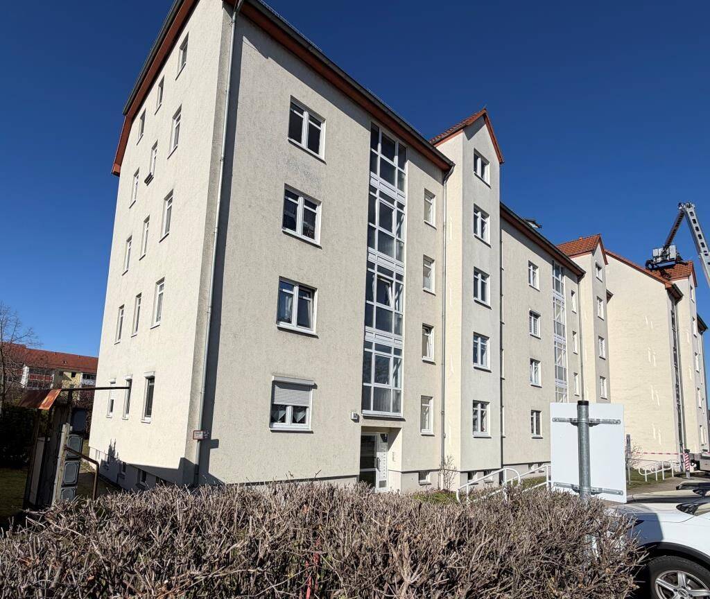 Bezugsfrei. Frisch renoviert. Bereit. / Available now. Renovated. Ready for you., 1587 Riesa