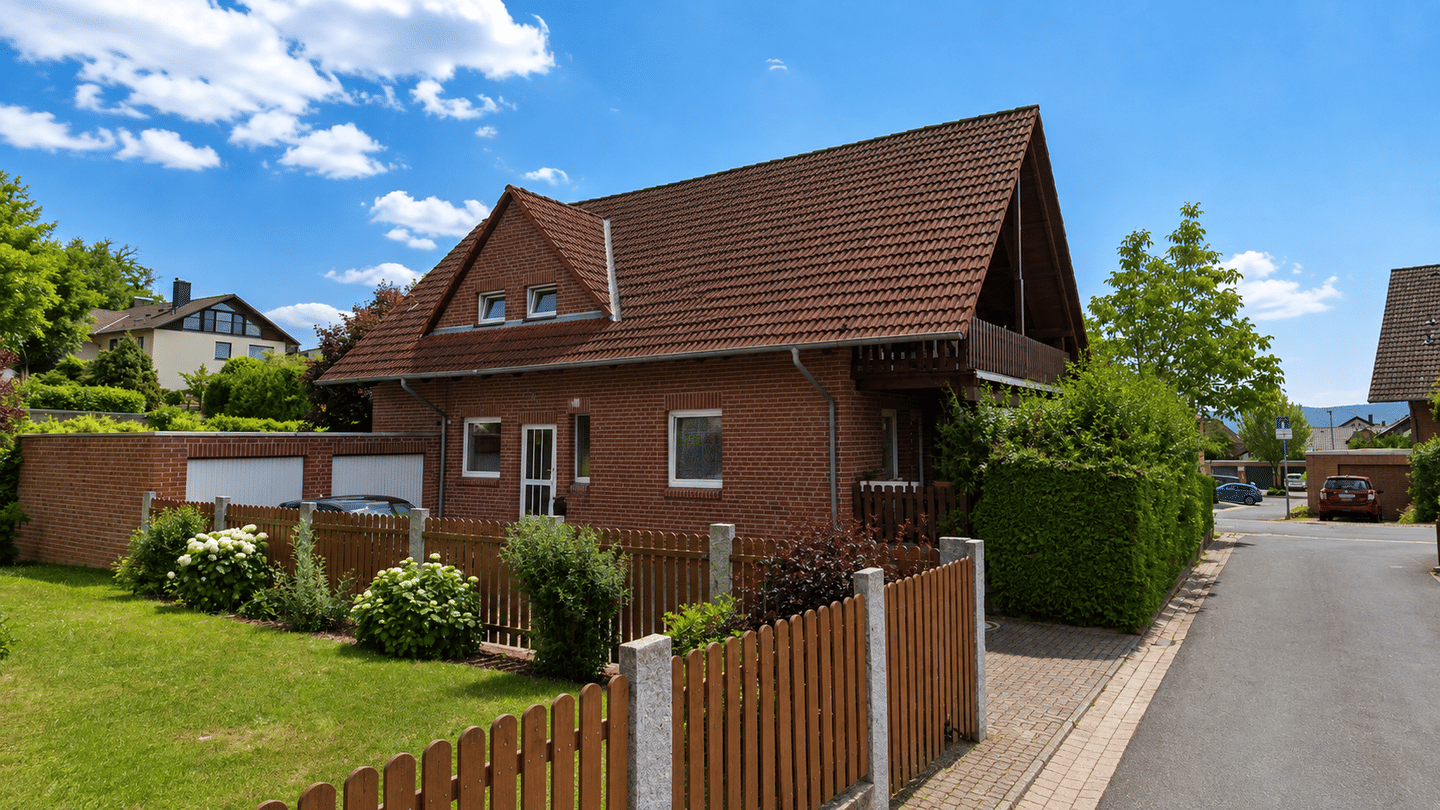 Attraktive 3-Zimmer-Wohnung mit Süd- & Westloggia, Gartenanteil und Garage, 31832 Springe