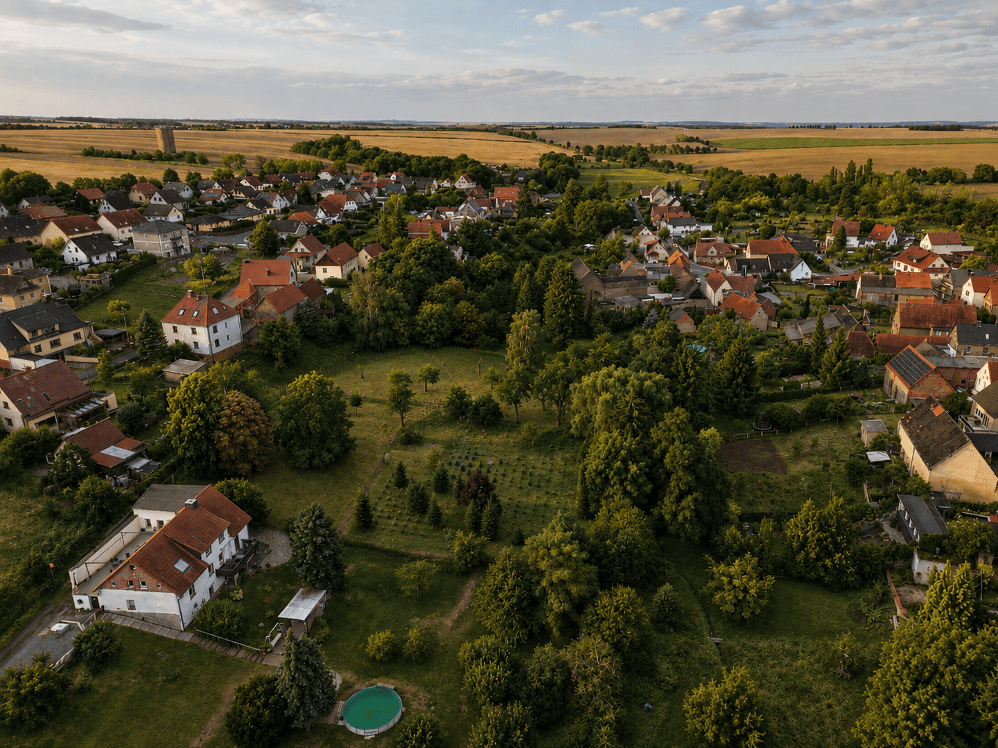 Idyllisch gelegener 3-Seitenhof zum Ausbau und Wohlfühlen mit ca. 2.000 m² Grundstück, 6667 Weißenfels