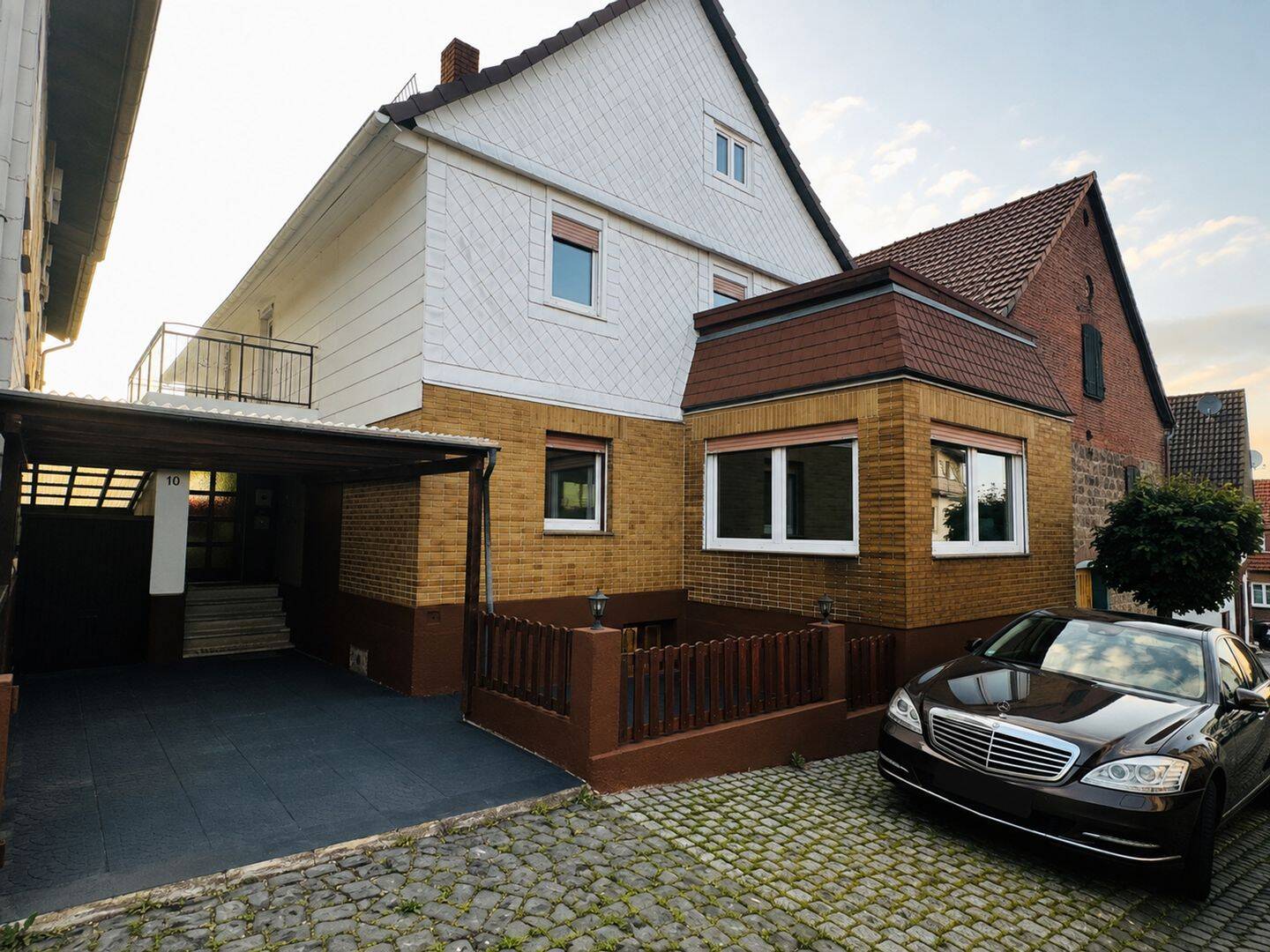 Renoviertes Einfamilienhaus mit 8 Zimmern, Garten und Garage in Schwarzenborn, 34639 Schwarzenborn