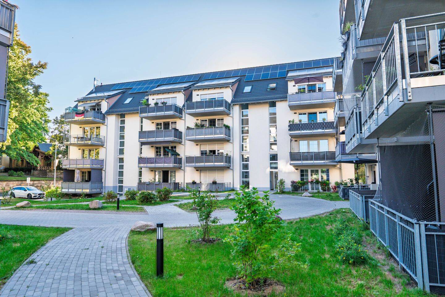 Moderne 4- Zimmer Dachgeschoss Wohnung mit Balkon und KFZ-Stellplatz in Freital, 1705 Freital