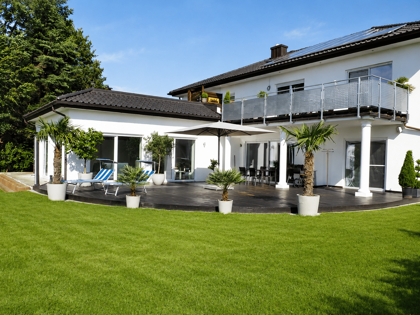 PRIVATES REFUGIUM. MITTEN IN STRAUBING. 227 m² Wohnkomfort, eigener Garten und privater Pool., 94315 Straubing