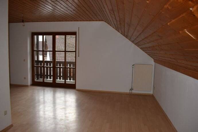 Am Römerberg! 3-Zimmer Dachgeschosswohnung mit Balkon und Garage!, 84048 Mainburg